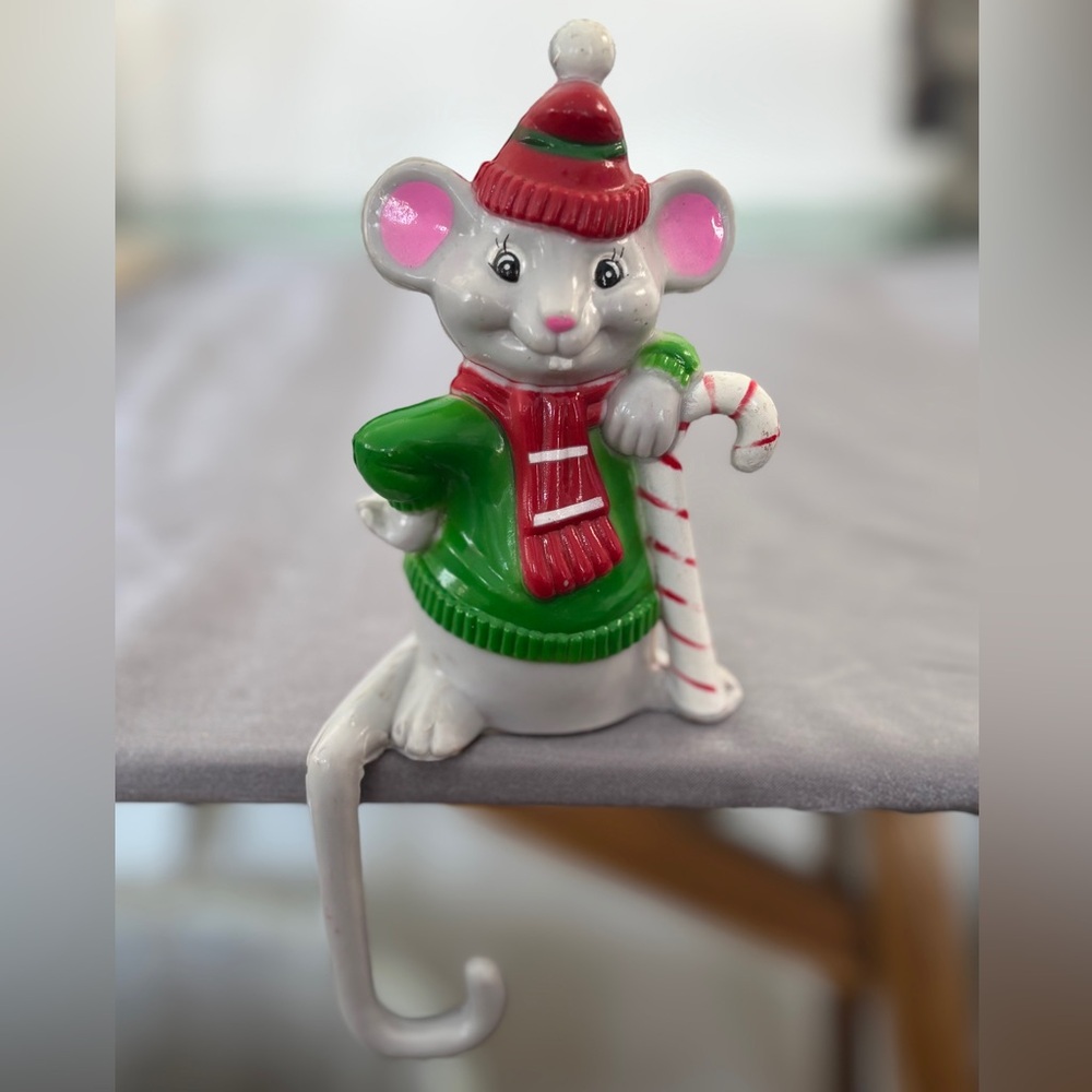 vintage J.S.N.Y. plastic Christmas mouse stocking holder holiday classic